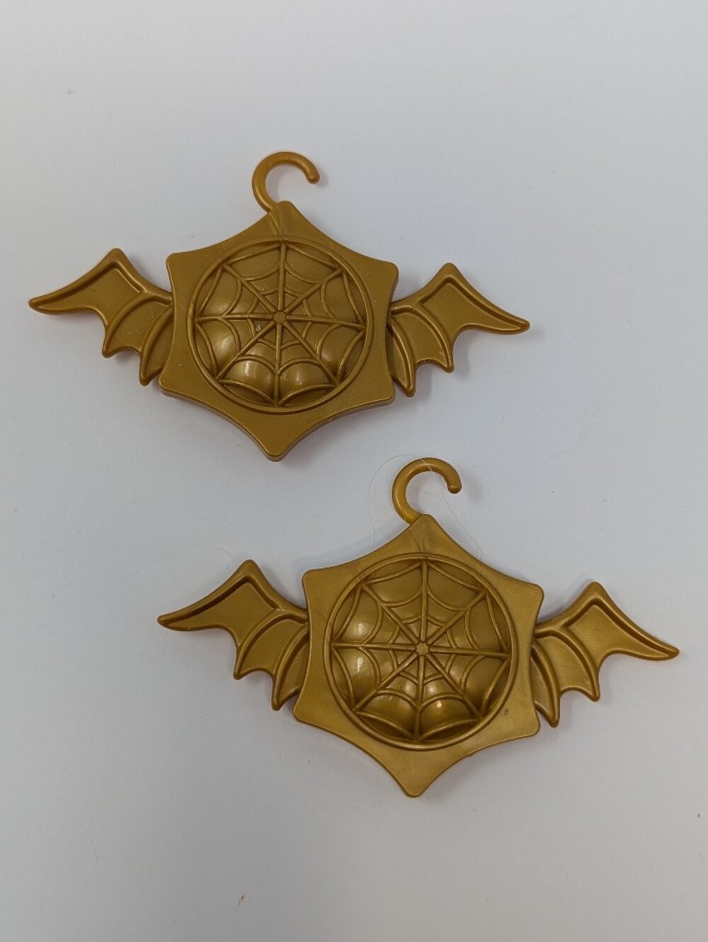 Monster Hight Hangers Gold Wings